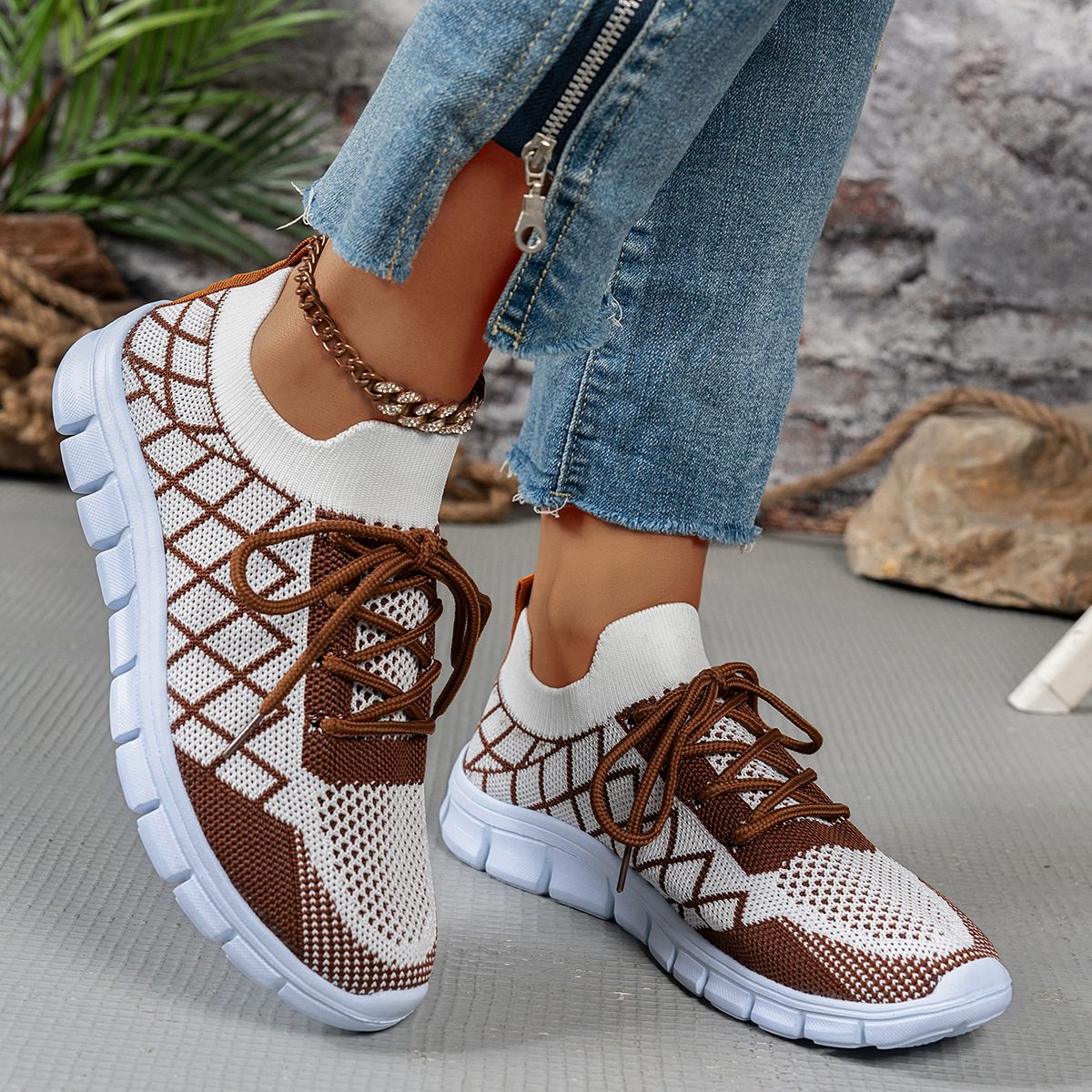 Colorblock Plaid Lace-Up Flyknit Sneakers Ins Mesh Casual Shoes Fashion Breathable Walking Running Sports Shoes For Women – Light Brown