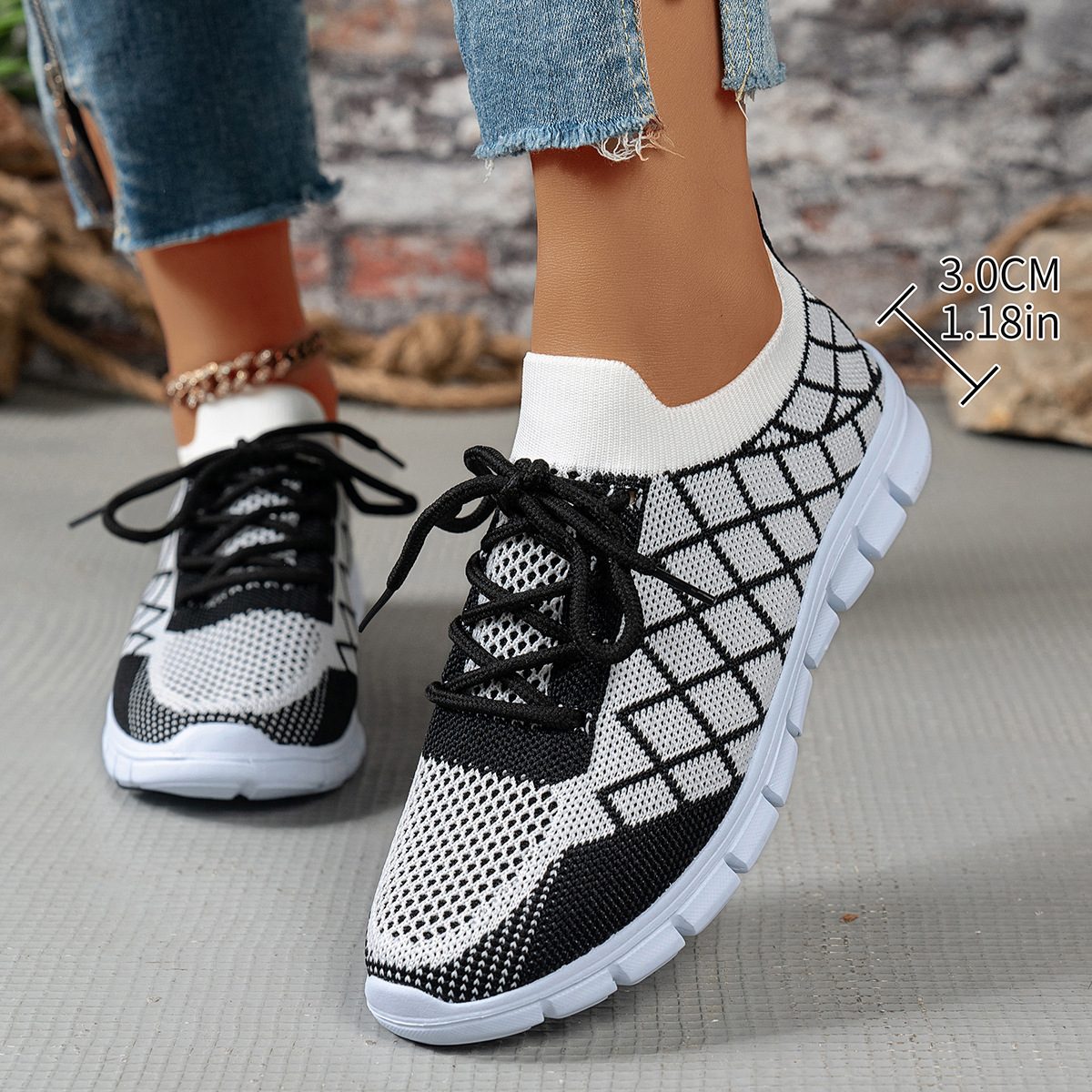Colorblock Plaid Lace-Up Flyknit Sneakers Ins Mesh Casual Shoes Fashion Breathable Walking Running Sports Shoes For Women – Black