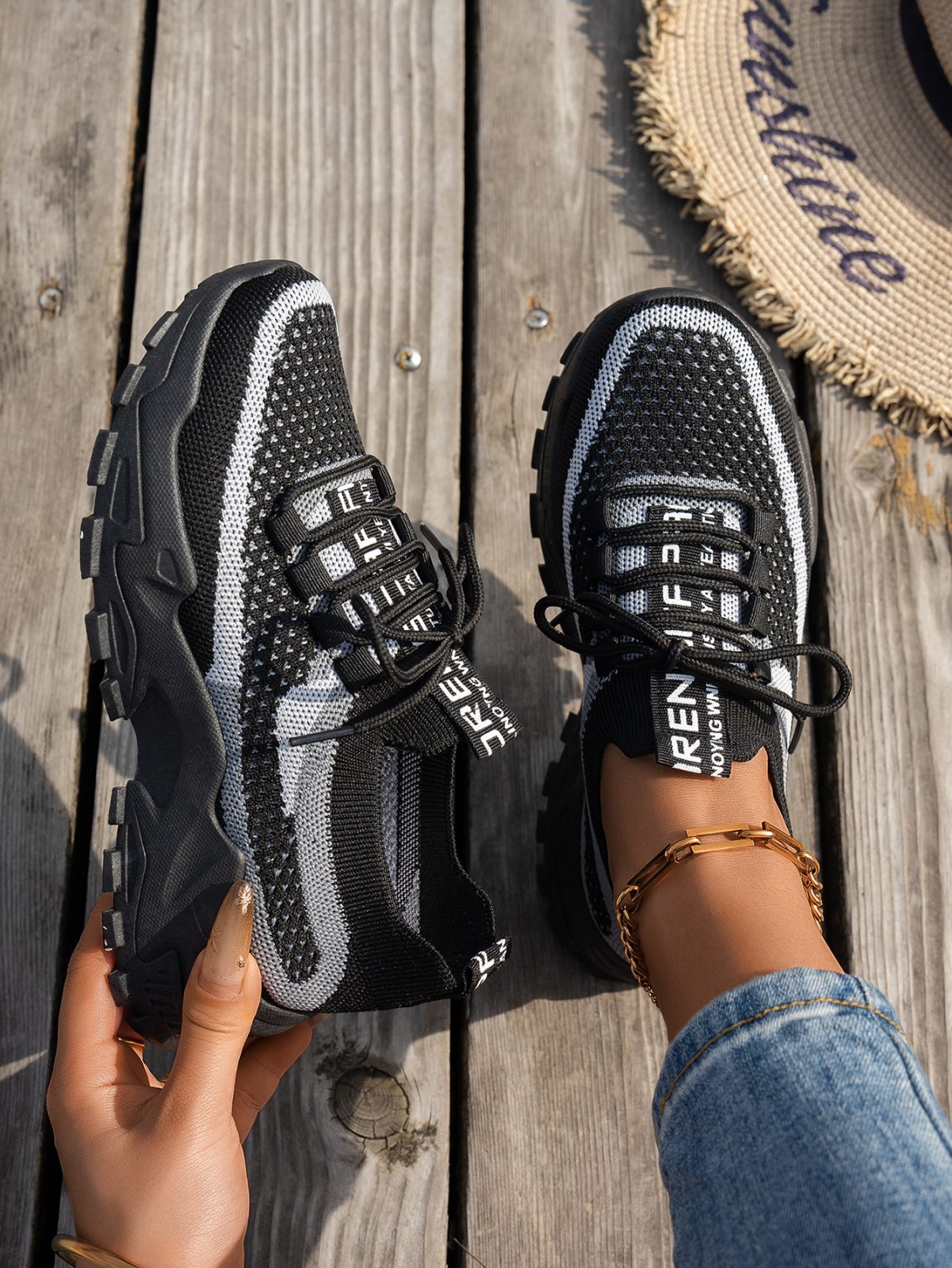 Flyknit Mesh Shoes Women's Breathable Lace-up Sneakers Walking Running Casual Shoes – Black And Gray