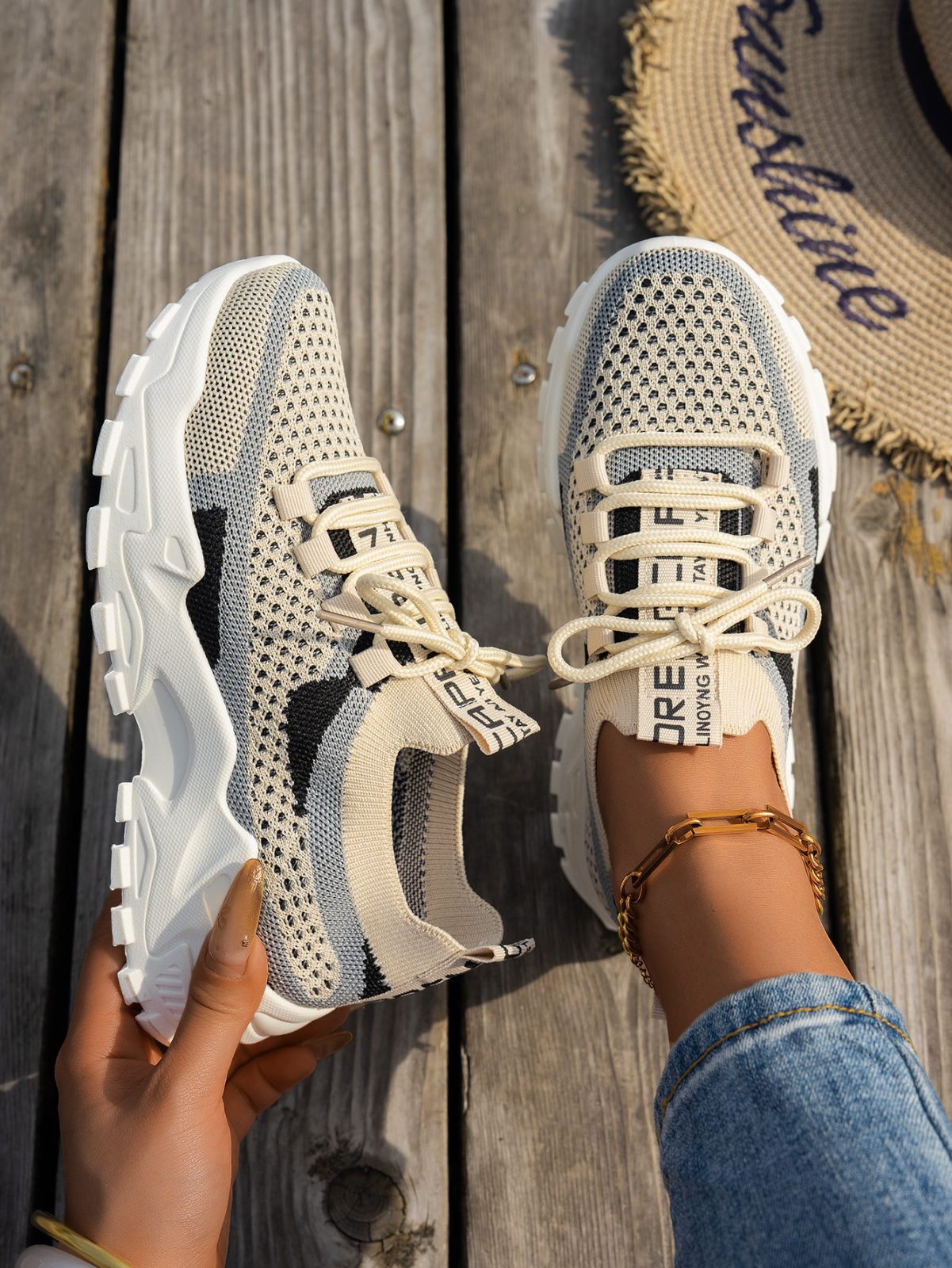Flyknit Mesh Shoes Women's Breathable Lace-up Sneakers Walking Running Casual Shoes – Kalan Black